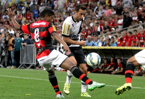 Nenê vibra com vitória do Vasco sobre o Flamengo na Copa BR