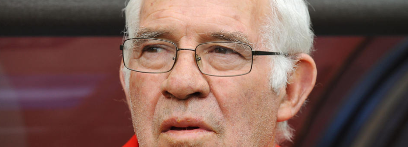 Nenê lamenta a morte de Luís Aragonés