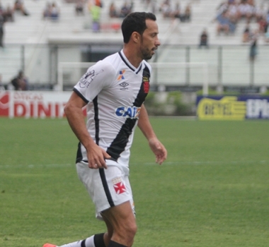 Nenê comemora retorno do Vasco à liderança isolada da Série B