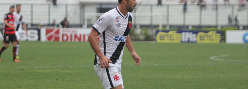 Nenê comemora retorno do Vasco à liderança isolada da Série B