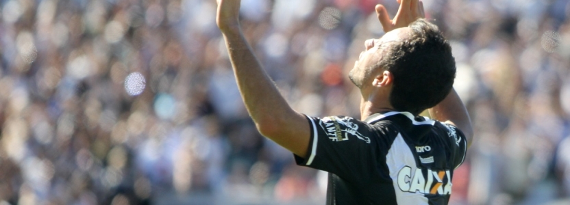 Golaço diante do Atlético-GO foi o 40º de Nenê pelo Vasco