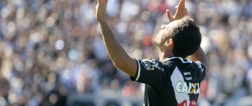 Golaço diante do Atlético-GO foi o 40º de Nenê pelo Vasco