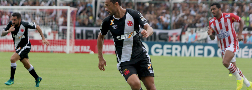 Nenê comemora primeiro gol olímpico da carreira