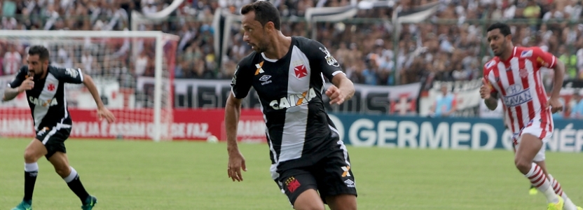 Nenê completa 100 jogos com a camisa do Vasco