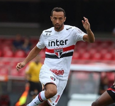 Nenê comemora vitória em sua estreia pelo São Paulo