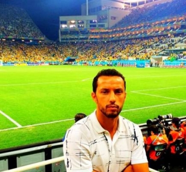 Em férias, Nenê prestigia abertura da Copa na Arena Corinthians