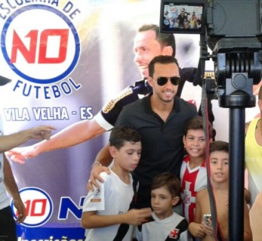 Escolinha de futebol do Nenê é inaugurada no Espírito Santo