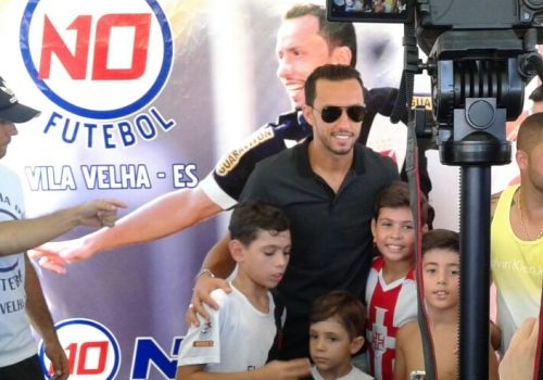 Escolinha de futebol do Nenê é inaugurada no Espírito Santo