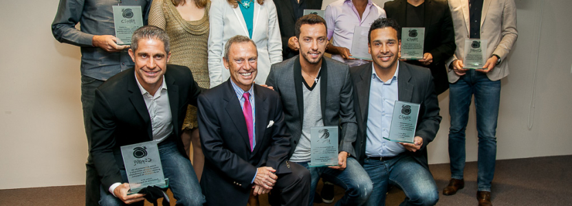 Nenê é homenageado na abertura de exposição em SP