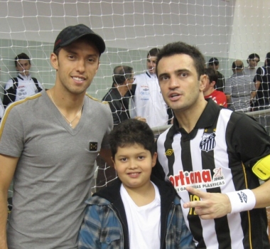 Nenê participa de jogo beneficente de futsal em Jundiaí