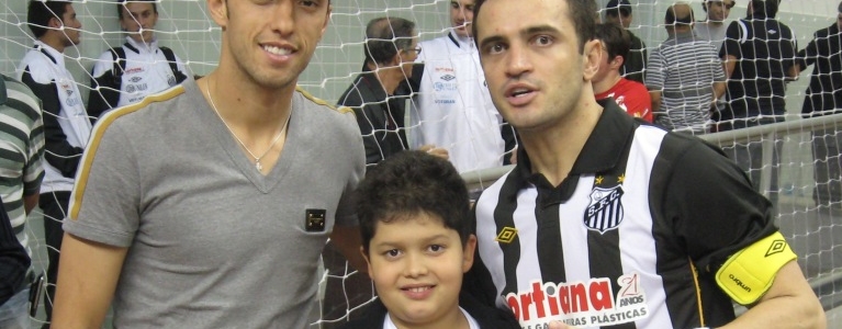 Nenê participa de jogo beneficente de futsal em Jundiaí