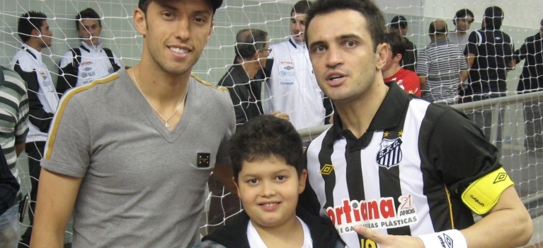 Nenê participa de jogo beneficente de futsal em Jundiaí