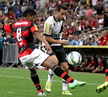 Nenê vibra com vitória do Vasco sobre o Flamengo na Copa BR