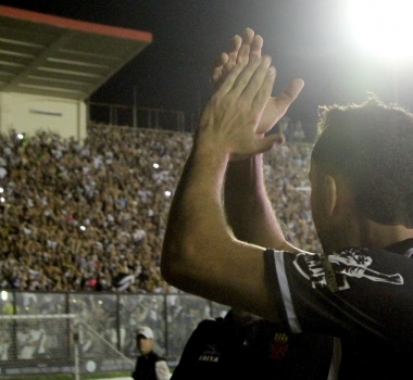 Após dois anos e meio, Nenê se despede do Vasco