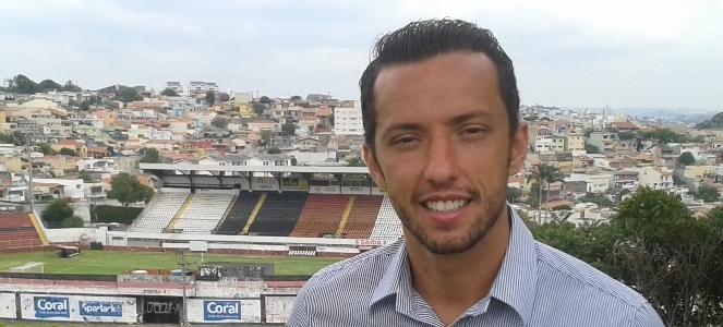 Nenê participa de jogo em prol do Paulista, em Jundiaí