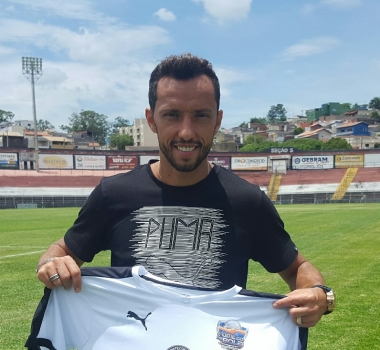 Atletas e artistas confirmam presença no jogo beneficente de Nenê