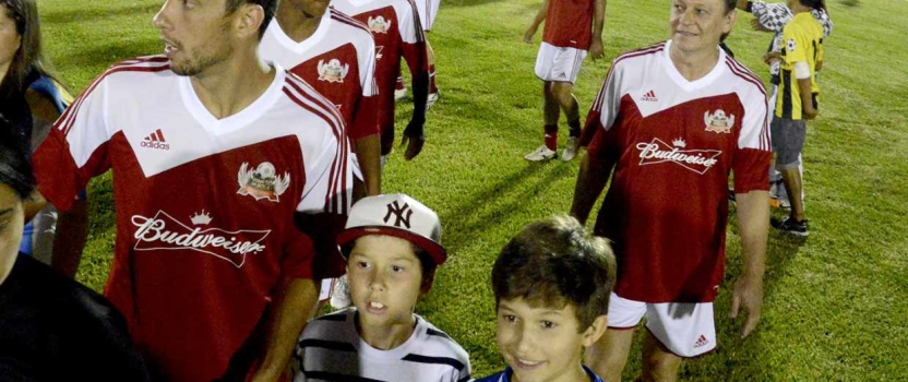 Jogo de Nenê em Jundiaí arrecada 15 toneladas de alimentos