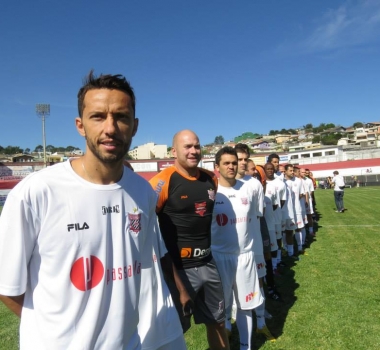 Nenê se emociona em jogo festivo do Paulista em Jundiaí