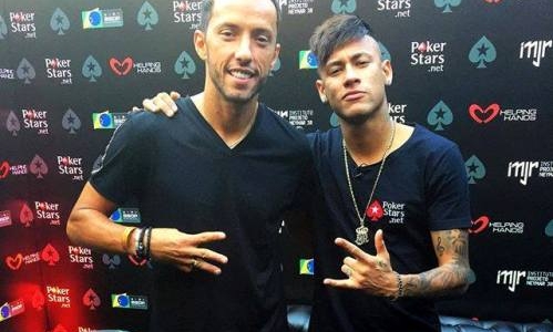Nenê participa de torneio de pôquer beneficente de Neymar