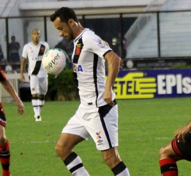 Diante do Goiás, Nenê quer ampliar vantagem do Vasco na Série B