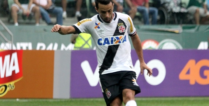 Nenê vibra com gol e assistência diante do Palmeiras