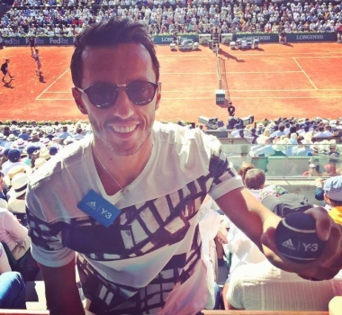 Nenê confere decisão de Roland Garros em Paris