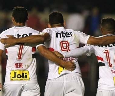 Nenê comemora classificação do São Paulo na Copa Sul-Americana