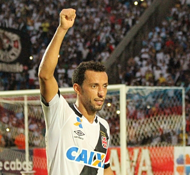 Nenê dá show na estreia do Vasco na Série B