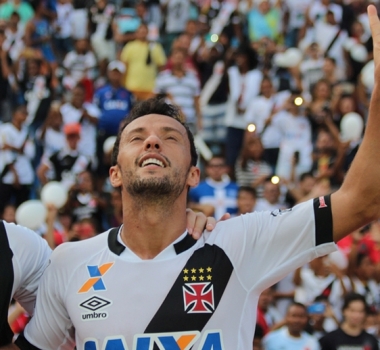 Diante do Goiás, Nenê completa 50 jogos pelo Vasco da Gama